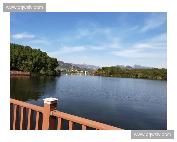 《穿上睡衣的勇者守护城市夜晚 他们的英雄之路从梦开始》